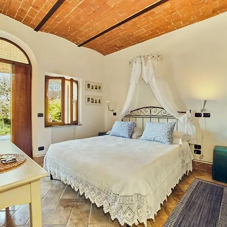 Daria - Deb's Konukevi Monticchiello